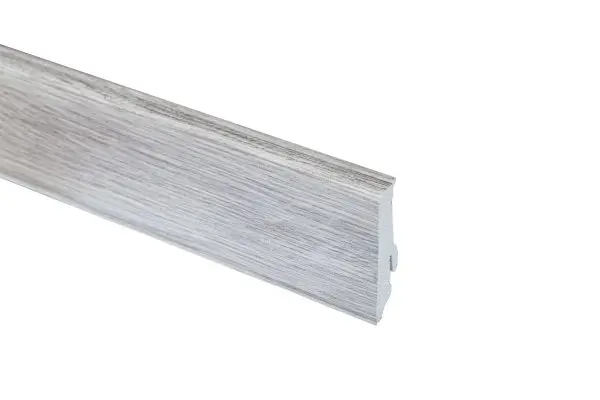 Плинтус из композита Neuhofer Holz K0210L 714451 (59х17х2400)